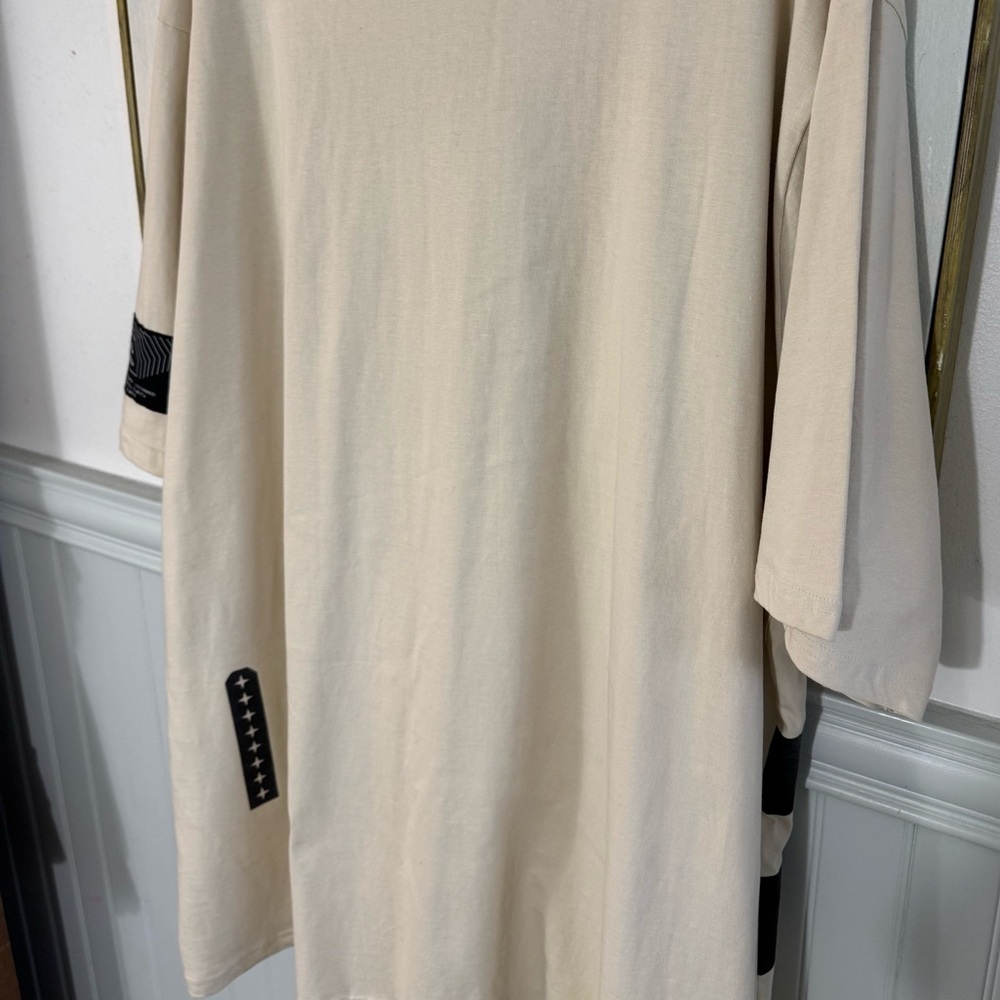 TIME + SPACE Cream & Black Graphic Utility Tee with Pockets NWT Size 5X - Picture 7 of 7